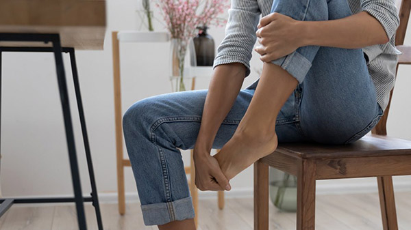 10 Cách giảm đau chân, giảm nhức đau cơ hiệu quả nhanh chóng