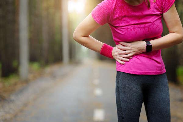 Chạy bộ bị đau bụng phải xử lý như thế nào?