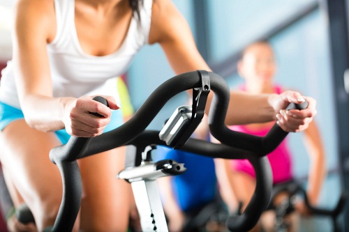  Cùng xe đạp thể dục tại nhà đốt cháy calo chỉ với 15 phút