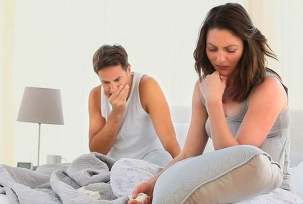 Đau lưng có thể gây ảnh hưởng lớn đến “chuyện ấy” 