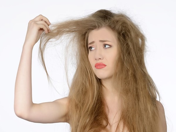 Giải đáp nguyên nhân khiến tóc khô xơ?