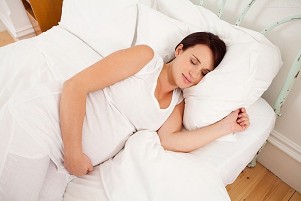 Mẹ bầu ngồi ghế massage “hưởng” ngay 3 lợi ích vàng dưới đây