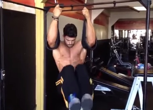 Tập cơ bụng 6 múi với siêu mẫu Fitness thế giới