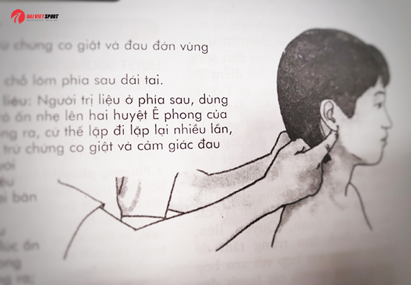 Cách bấm huyệt chữa chứng mặt tê dại, co giật