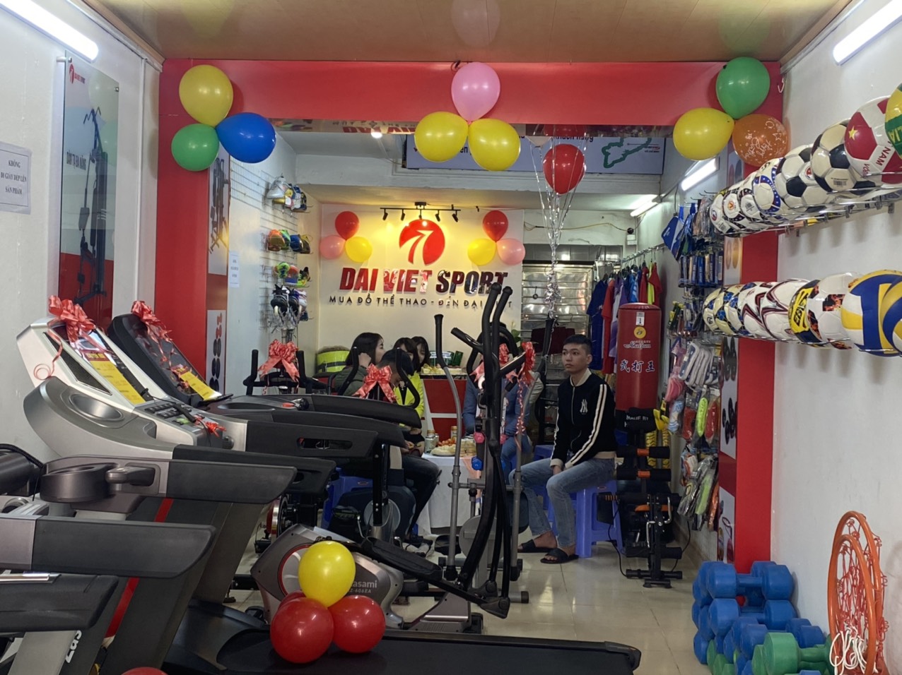 Sẽ không còn khó khăn khi bạn đang muốn tìm một địa chỉ bán máy chạy bộ và ghế massage uy tín tại Thái Bình bởi Đại Việt Sport nay đã có chi nhánh tại TP. Thái Bình để phục vụ nhu cầu mua sắm các thiết bị thể thao, ghế massage dành cho khách hàng nơi đây.