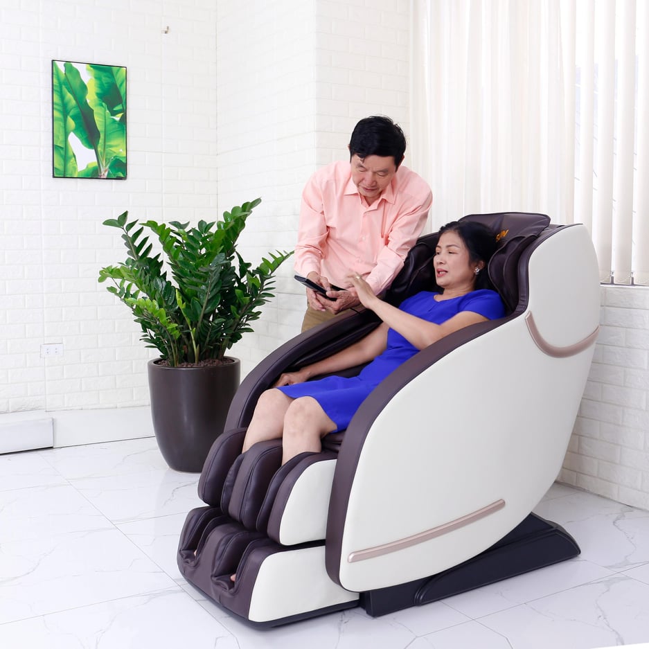 Ghế massage sẽ giúp ông bà đánh bay những cơn đau nhức toàn thân