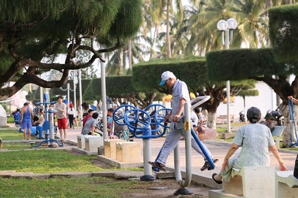 an-toan-khong-khi-tap-the-duc-ngoai-troi