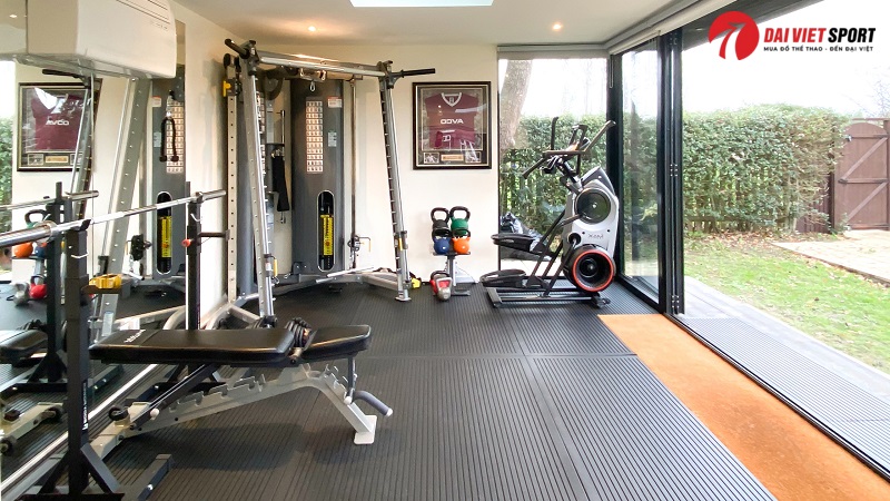 Ánh sáng và thông gió cho phòng gym tại nhà