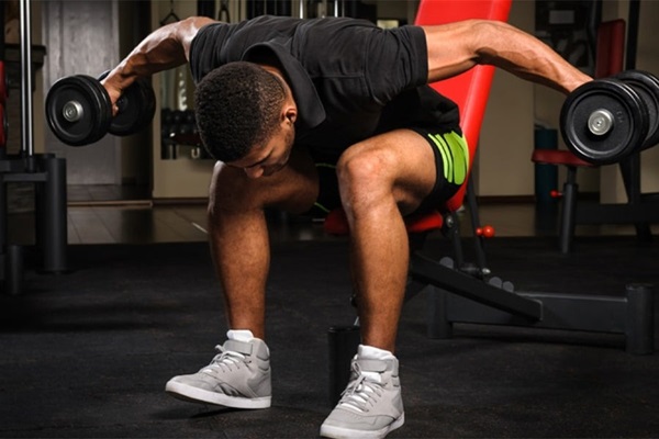 Bài tập Bent-Over Dumbbell Lateral Raise: Hướng dẫn chi tiết