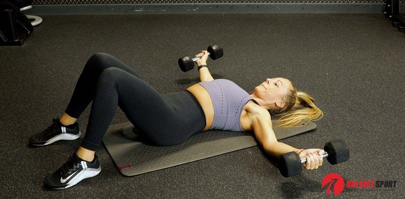 Bài tập Decline dumbbell flyes