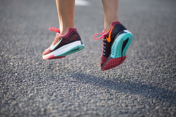 bao-lau-thi-can-thay-giay-chay-bo-mot-lan-18