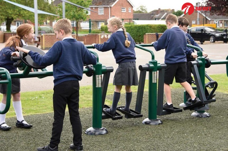 Bảo trì và vệ sinh thiết bị ngoài trời