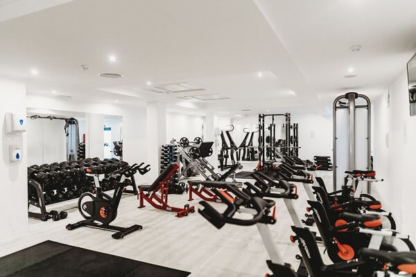 Tìm hiểu các loại máy tập phổ biến trong phòng gym