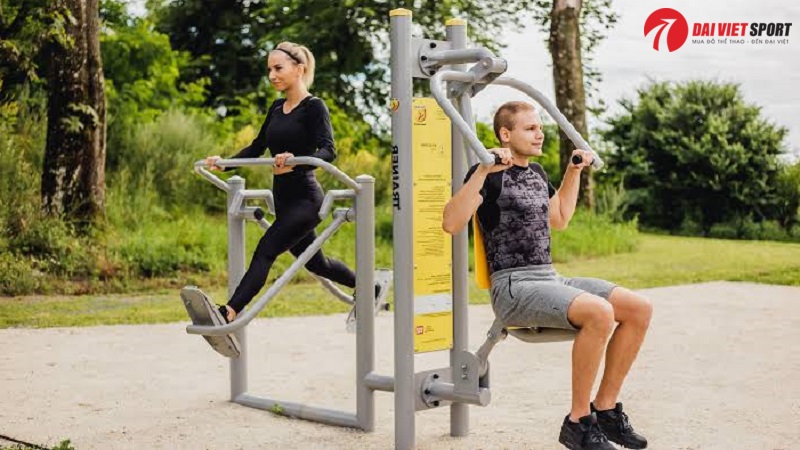 Cách kết hợp nhiều thiết bị công viên trong một buổi tập