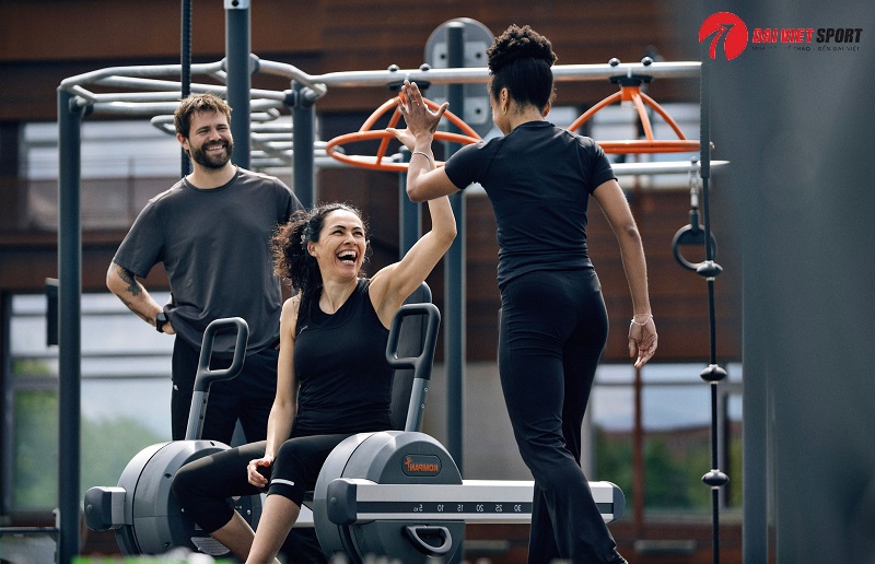 Cách tập toàn thân chỉ với thiết bị thể thao công viên