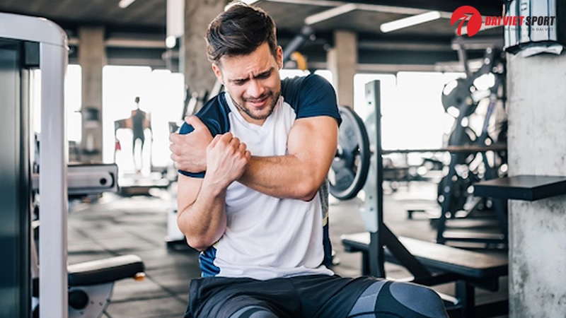 Chấn thương khớp vai khi tập gym