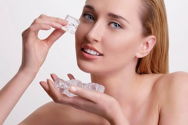 chuom-da-giup-giam-sung-tay-xoa-bong-mat