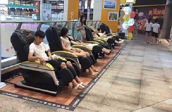 co-nen-mua-ghe-massage-trung-quoc-khong-vi-sao-12