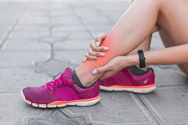 dau-xuong-cang-chan-khi-chay-bo