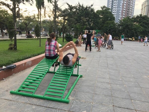 ghe-cong-tap-bung-ngoai-troi-o-dau-uy-tin-9