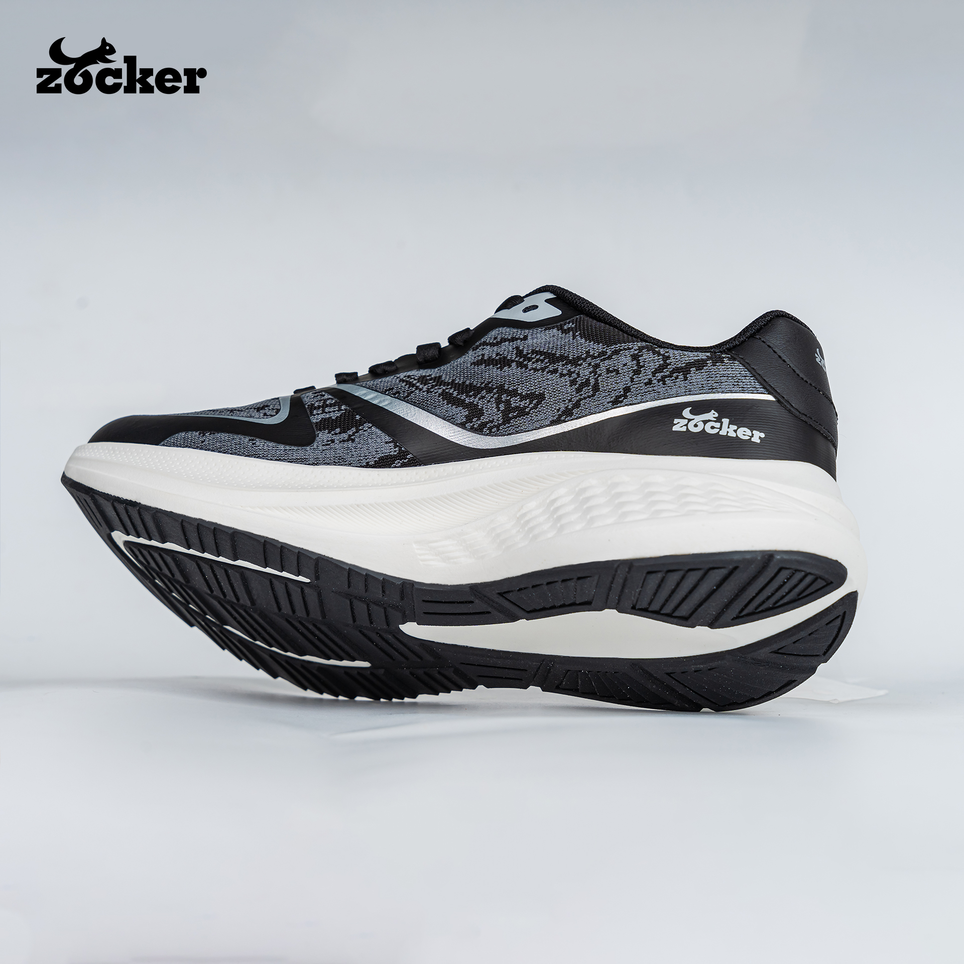 Giày chạy bộ Zocker Speed Up Đen