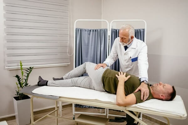 hoi-phuc-va-cham-soc-sau-mo-cot-song-2