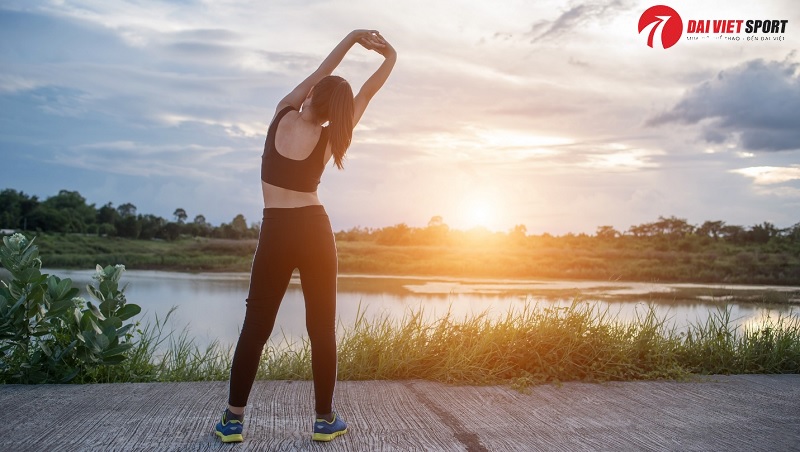 Khởi động đúng cách trước khi bước lên máy tập công viên 