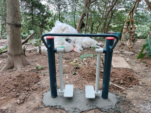 may-tap-di-bo-tren-khong-la-gi-2