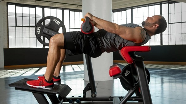 may-tap-gym-hip-thrust