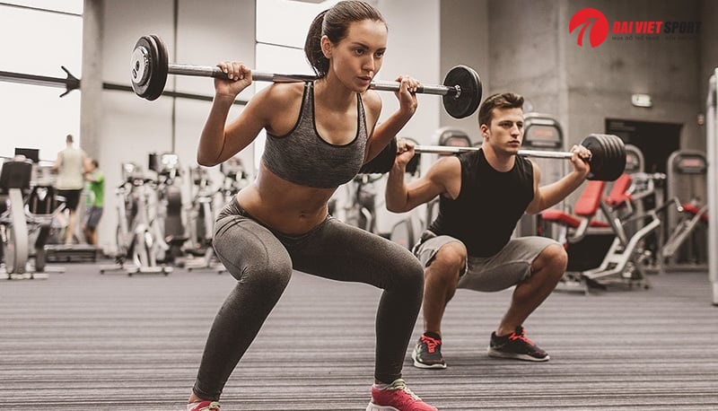 Nên tập giàn tạ vào buổi sáng hay buổi tối?