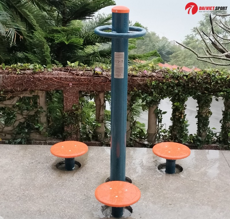Người bị đau lưng mãn tính nên tập thiết bị ngoài trời nào?