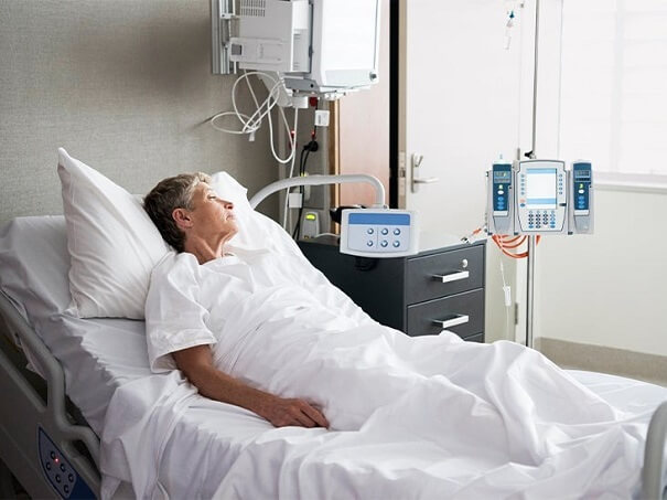 nguyen-nhan-trieu-chung-liet-nua-nguoi