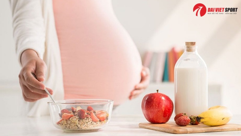 Phụ nữ có thai tâp gym được không ?