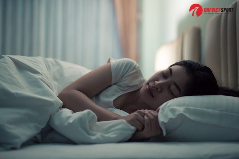 Phục hồi cơ bắp sau buổi tập nặng với giàn tạ