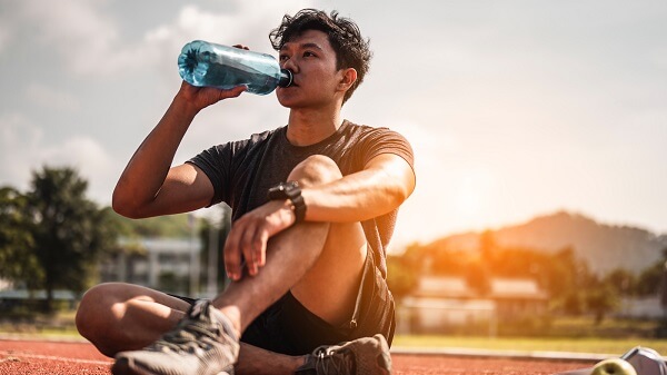 tac-hai-cua-viec-uong-tra-dac-khi-chay-bo-10