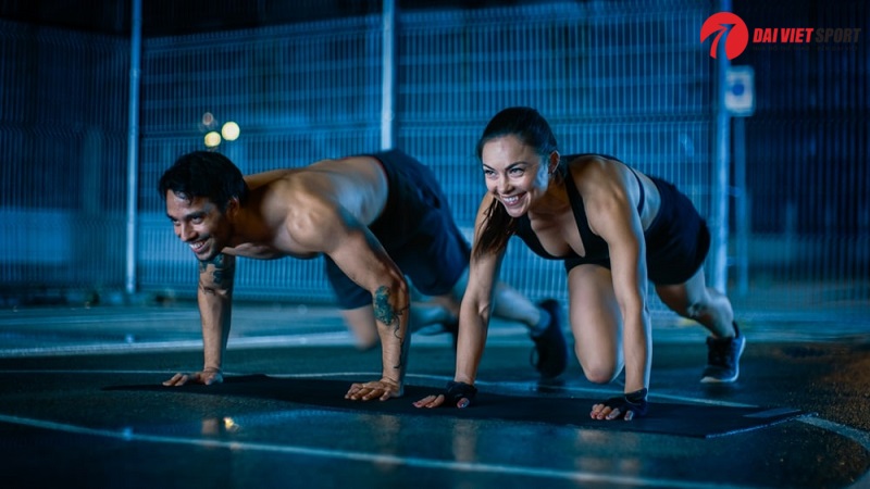 Tập gym xuyên đêm dễ gây chấn thương