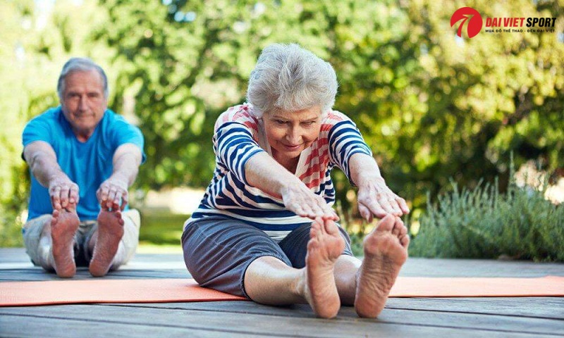 Tập luyện ngoài trời an toàn và hiệu quả cho người trên 60 tuổi
