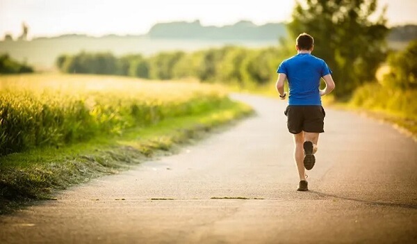 tap-the-duc-ngoai-troi-tot-cho-nao-bo