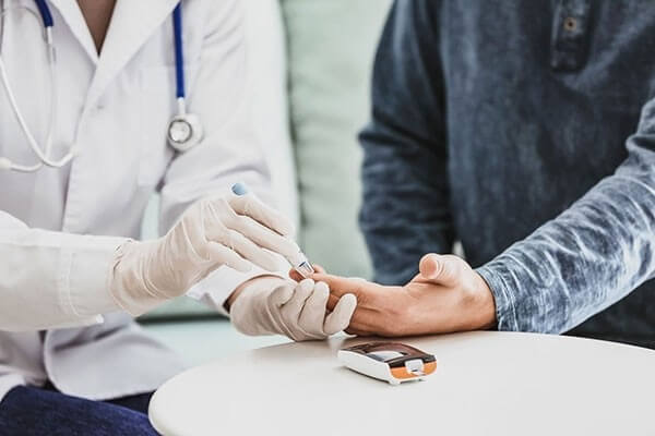 thuc-pham-can-tranh-khi-benh-nhan-tieu-duong-tap-gym-10