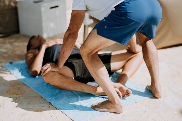 trieu-chung-viem-cot-song-dinh-khop