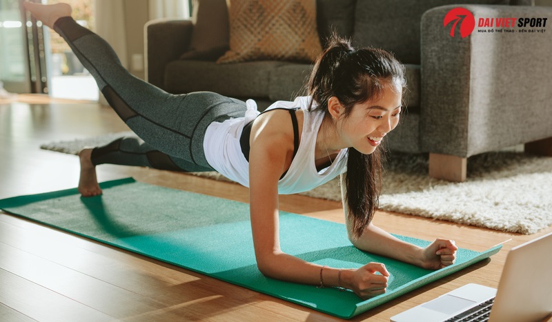 Uống nước như thế nào khi tập gym tại nhà?