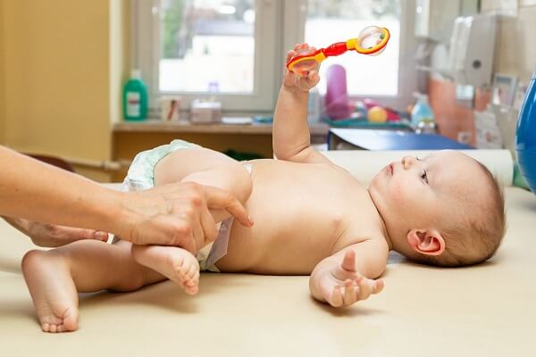 Phương pháp tập vật lý trị liệu cho trẻ sơ sinh