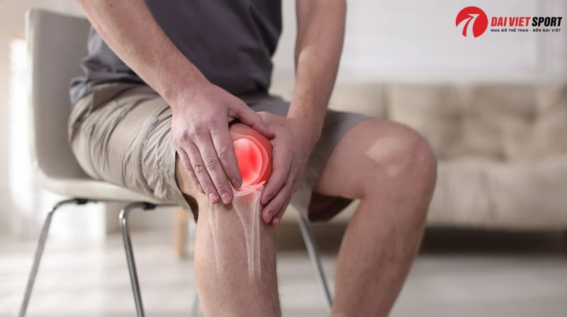 Viêm gân bánh chè và dụng cụ tập phục hồi chức năng